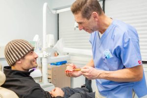 تأثير العلاج الكيماوي على صحة الفم والأسنان